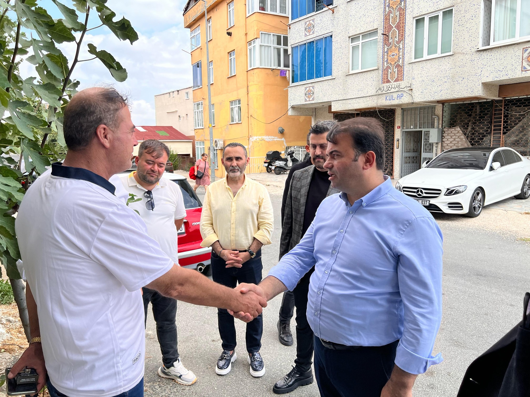 Hürriyet Mahallesi sakinlerimizden Yusuf Akman’ın eşi merhume Emine Akman için taziye ziyaretinde bulunduk.