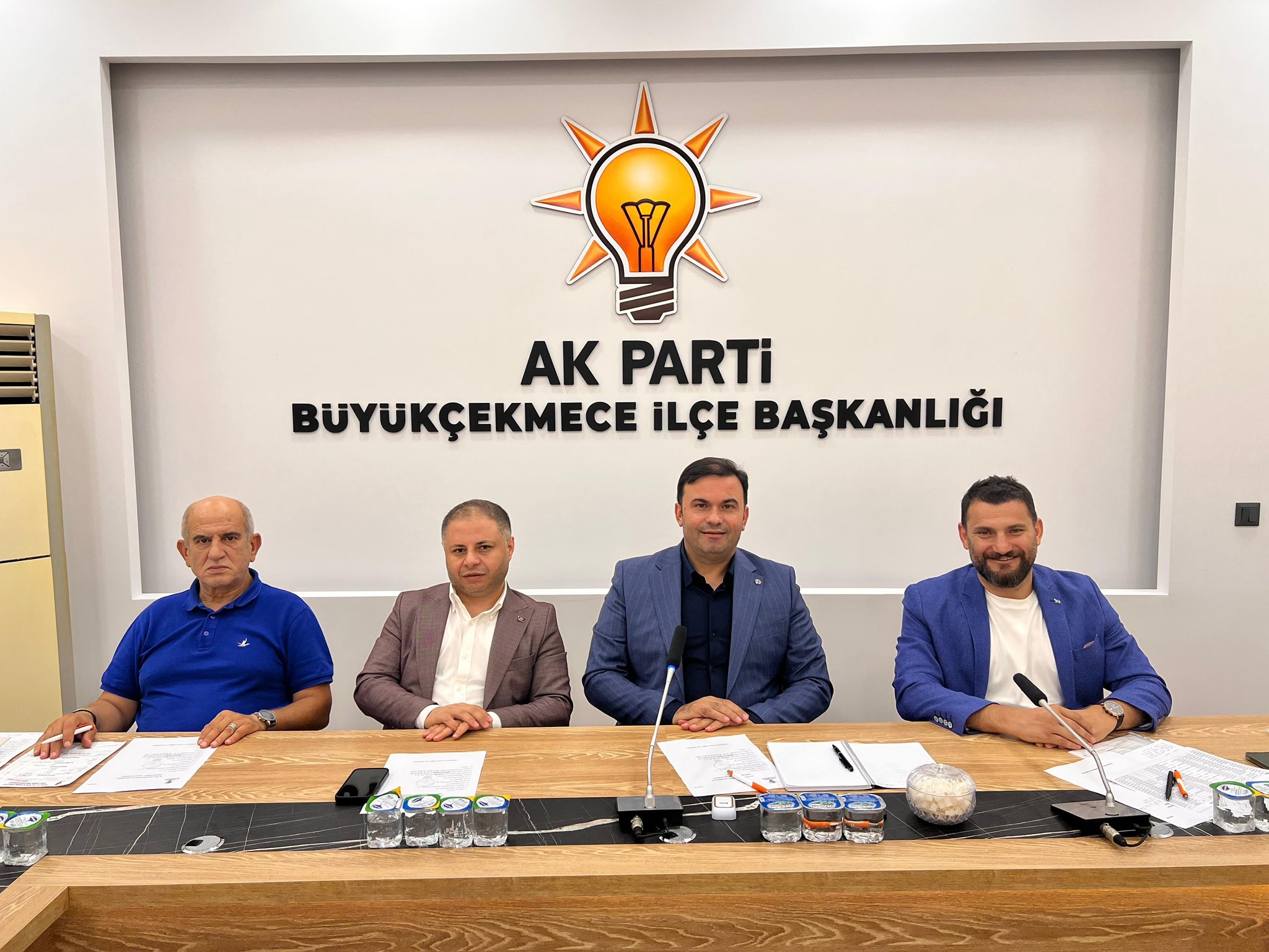 İlçe Başkanımız Sn. Mahmut Yusuf’un başkanlığında Yürütme Kurulu toplantımızı gerçekleştirdik.